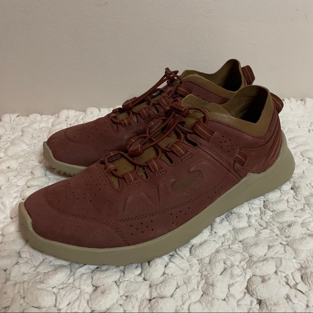 Keen Men’s Highland Red Leather Up Sneakers NWOT